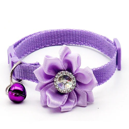 Bloemen Halsband met Belletje in verschillende Kleuren